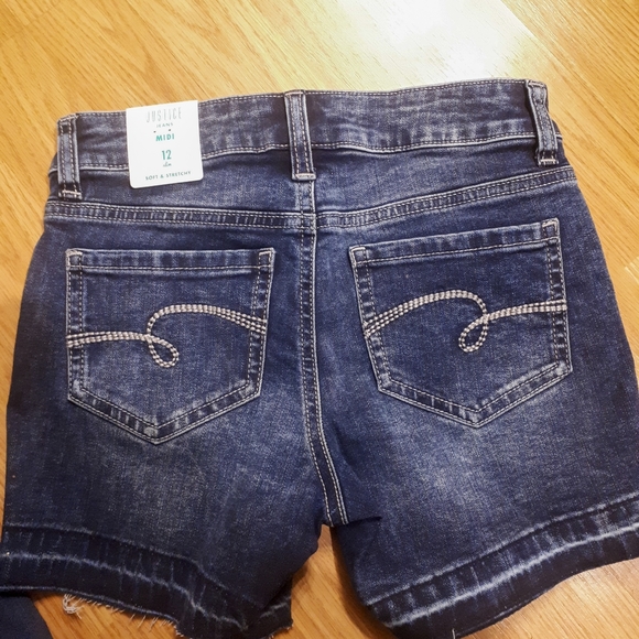 Bundle: one skort and one pair of shorts - Picture 10 of 12